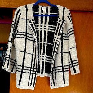 Cream and black Chicos sweater in Chicos size 2.